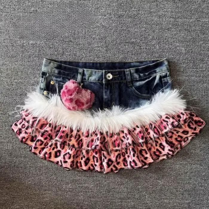Mini-jupe en jean vintage à imprimé léopard rose