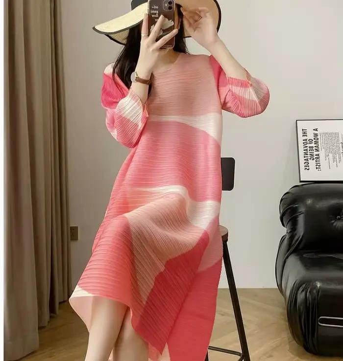Robe plissée mi-longue pour femme