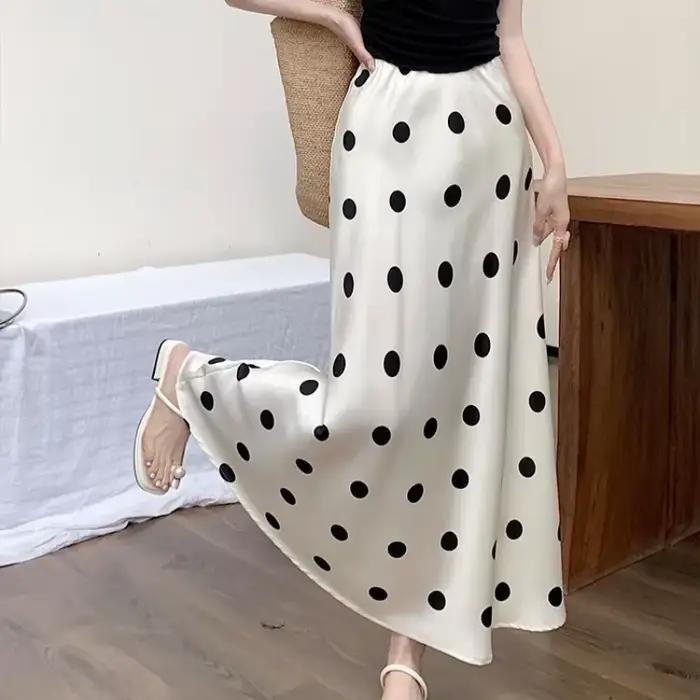 Jupe trapèze longue en satin pour femme
