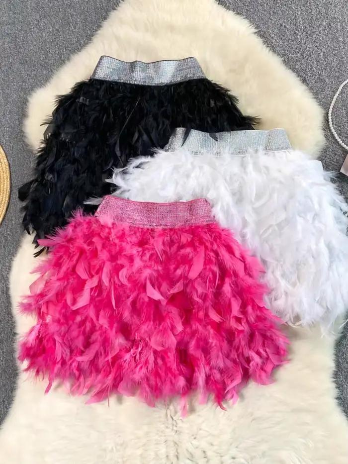 Femmes élégantes plumes gonflées jupe courte dame haute rue scène Costume fête Mini