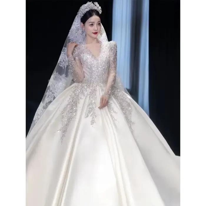 Robe de Mariée en Satin Français observateur