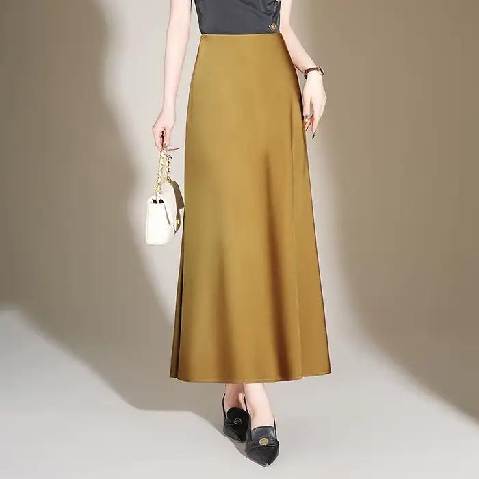 Jupe longue enveloppée de hanche en satin pour femme