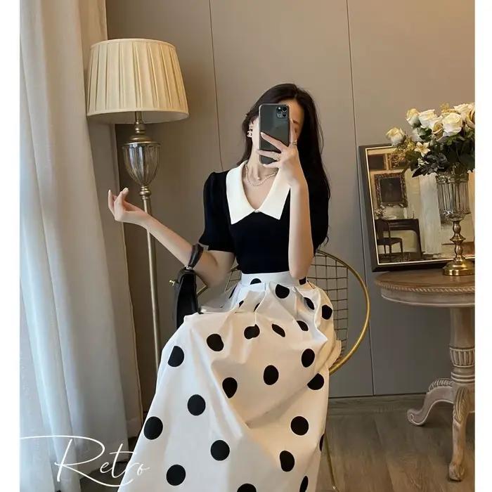 Jupe à pois et haut à manches bulles