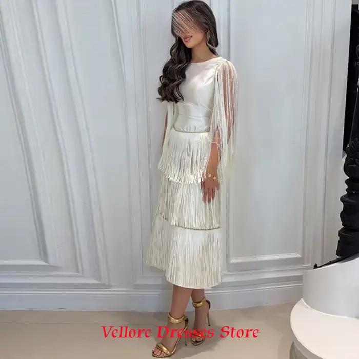 Robe de soirée élégante en satin blanc