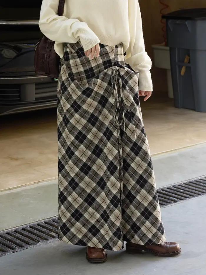 Demi-jupe asymétrique à motif Haig contrasté pour femmes