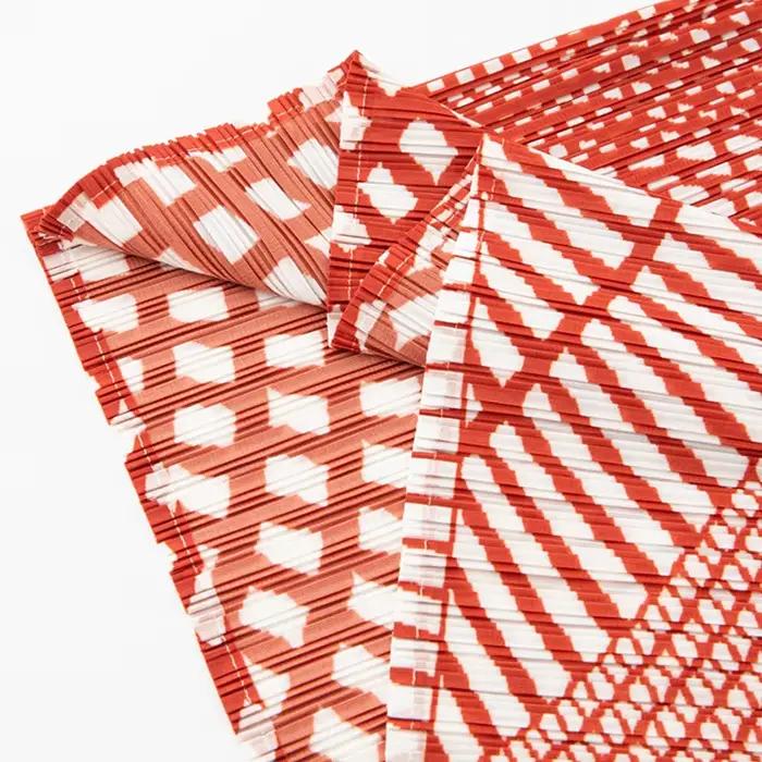Jupe plissée Miyake rouge imprimée