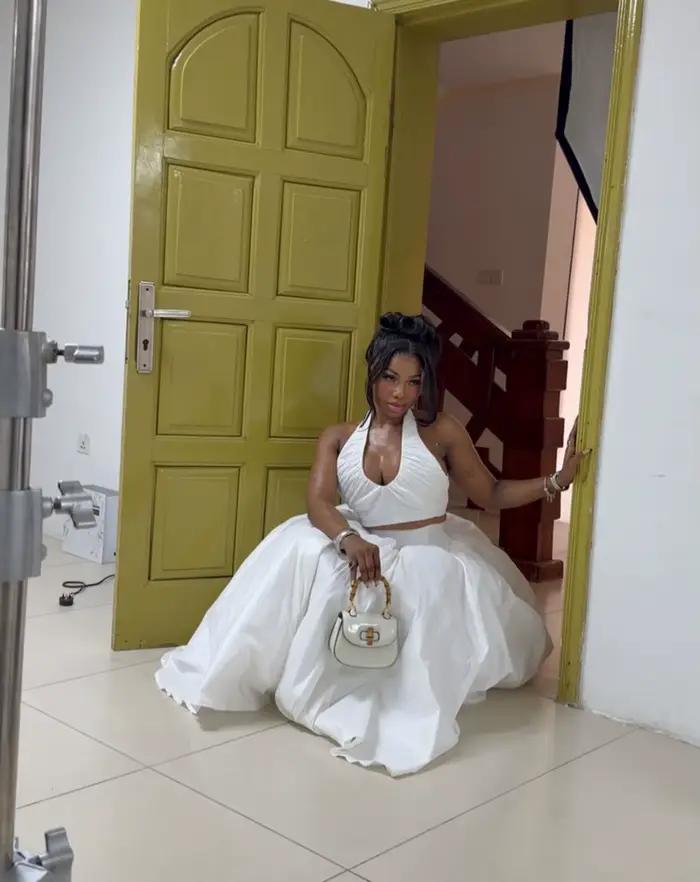Jupe midi évasée plissée en coton blanc pur