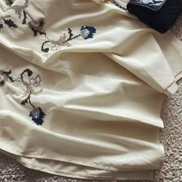 Robe midi brodée d'inspiration bohème pour femme, col en V, manches longues, robe d'été décontractée, vintage, nouvelle collection 2026