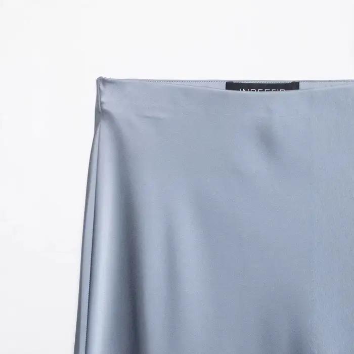 Jupe mi-longue trapèze en satin pour femme