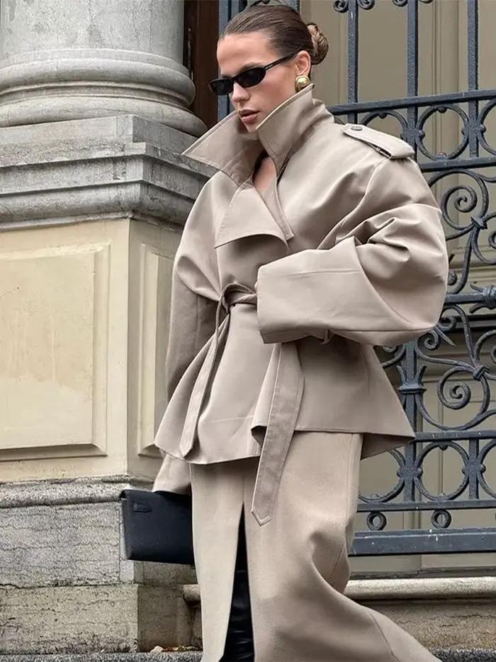 Trench court à lacets pour femmes