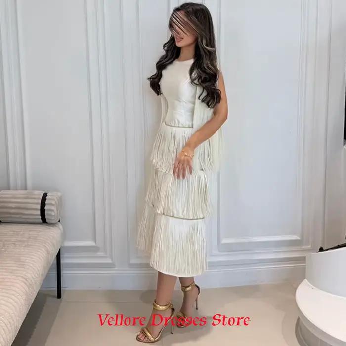 Robe de soirée élégante en satin blanc