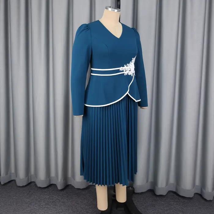 Robe bleu marine à col en V pour femmes grandes tailles, manches longues, taille ajustée, jupe plissée à volants amincissante