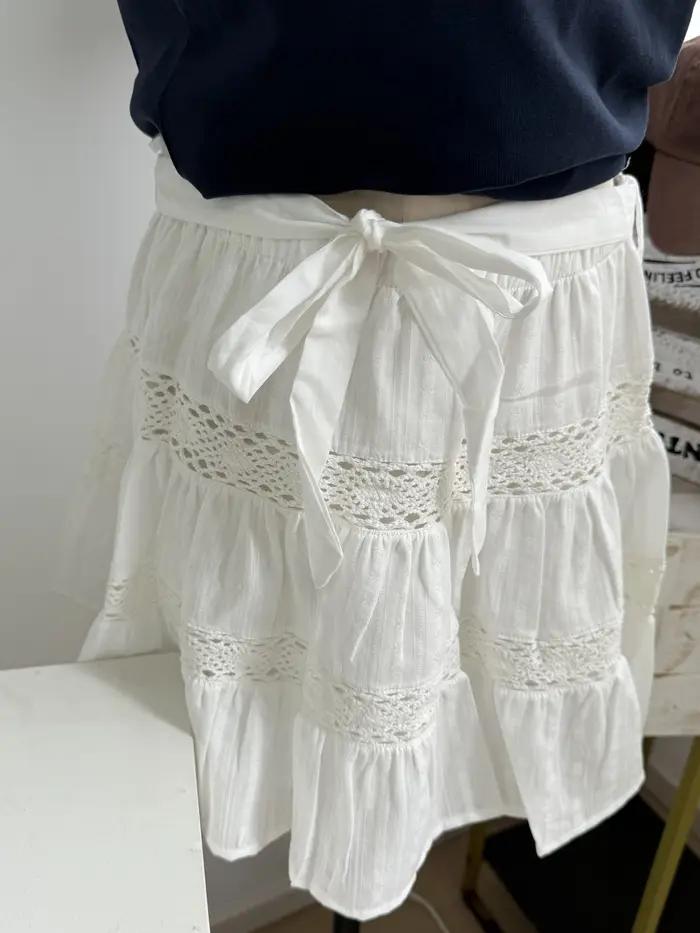 Jupes trapèze blanches brodées en dentelle pour femmes