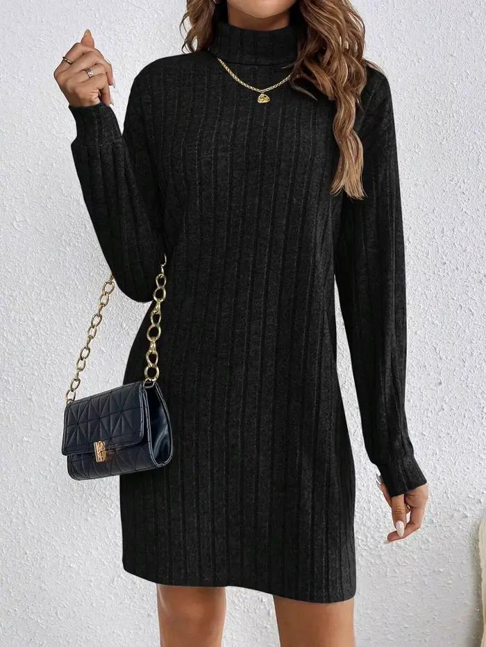 Essentiel pour l'automne et l'hiver! Jupe slim en tricot à col haut avec une conception de rainure qui améliore la texture