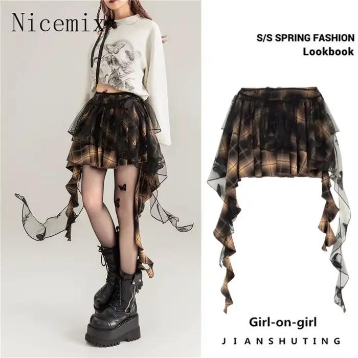 Jupe à carreaux brodée papillon pour femme