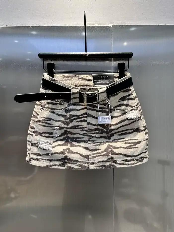Nouvelle jupe en jean zébrée déchirée pour femme