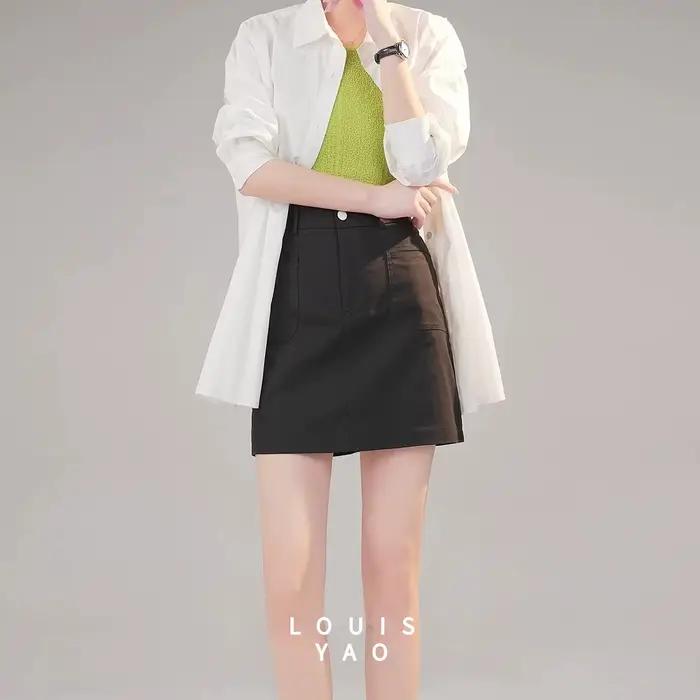 LOUIS YAO Jupes pour femmes Printemps 2026 Mini-jupe courte taille haute décontractée style professionnel avec boucle métallique