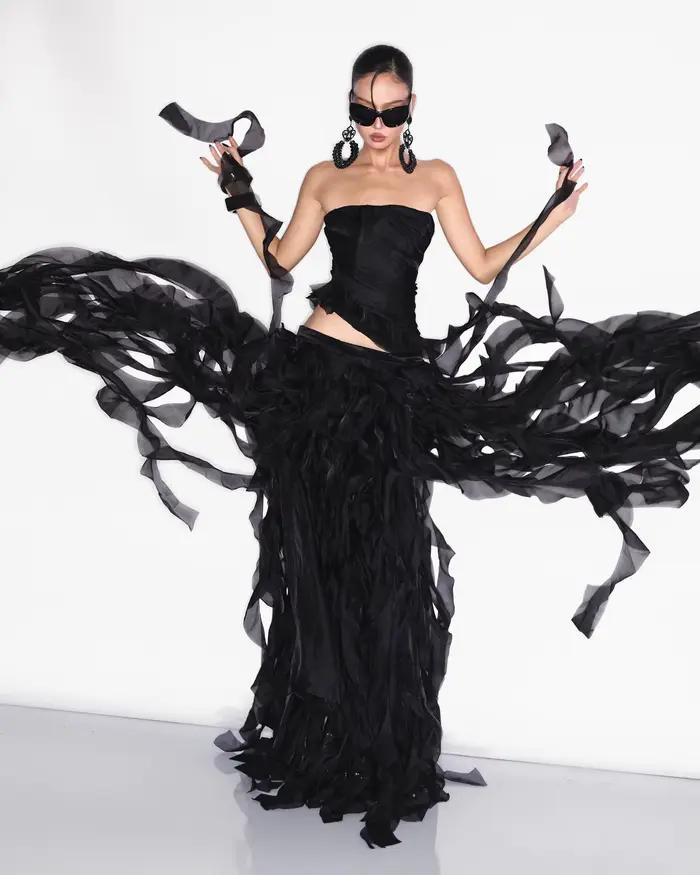 Jupe longue en organza noir fluide