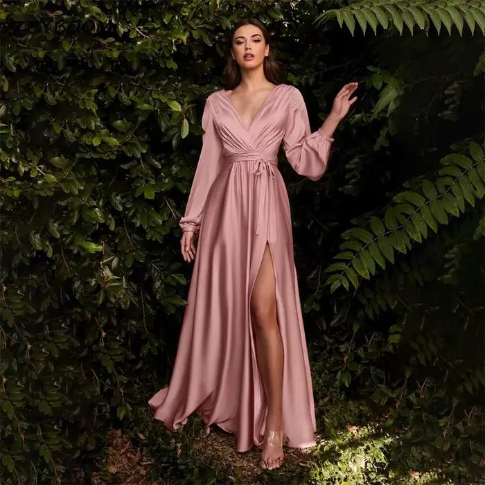 Robes de Soirée Élégantes Roses Coupe A-Line à Manches Longues 2026 en Satin Col V Profond Sexy Fendues sur le Côté pour Femmes Robes de Bal et de Soirée
