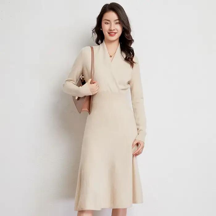 Jupe en cachemire pour femmes avec décolleté en V, longueur aux genoux, matière douce et élastique, style bureau dame, adapté aux saisons d'automne et d'hiver