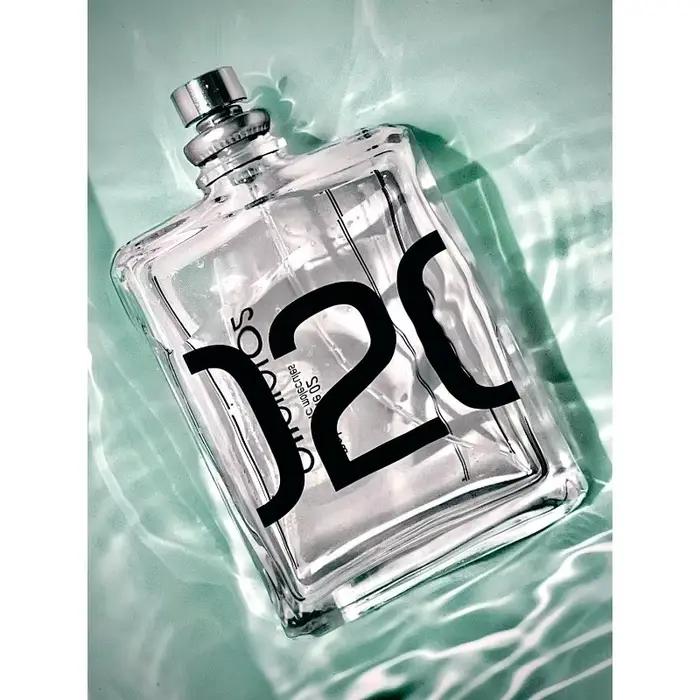 Parfum unisexe 100 ml, longue tenue, oriental, chaud, ambré, boisé, luxueux, élégant, riche, profond, premium, raffiné, parfum signature.