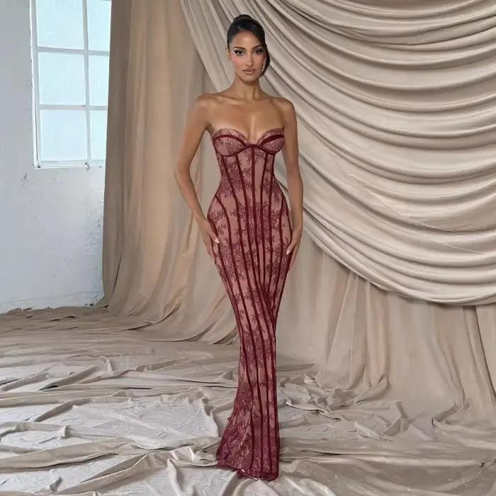 Robe bustier chic et audacieuse