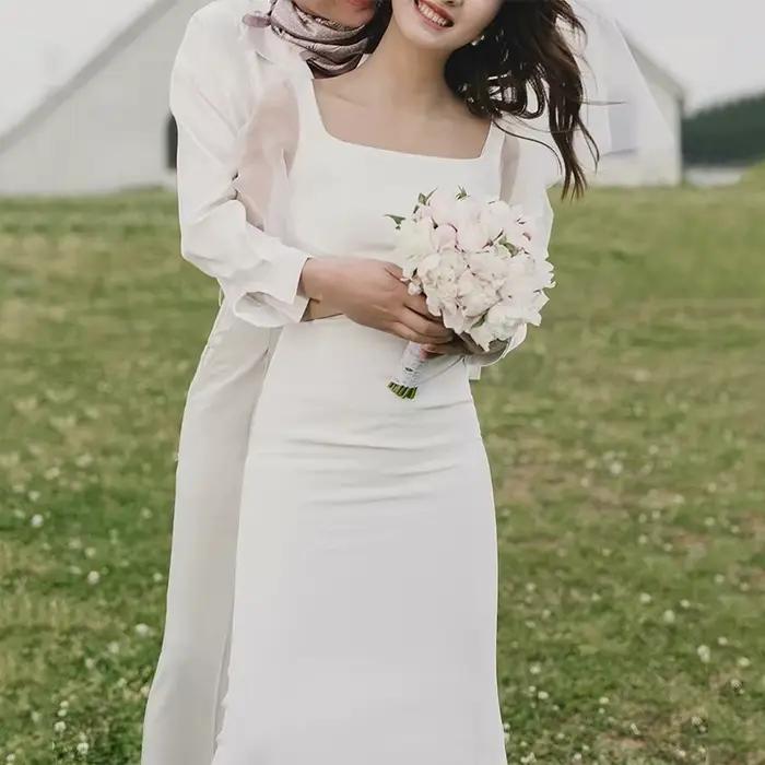 Robe de mariée simple en satin vintage