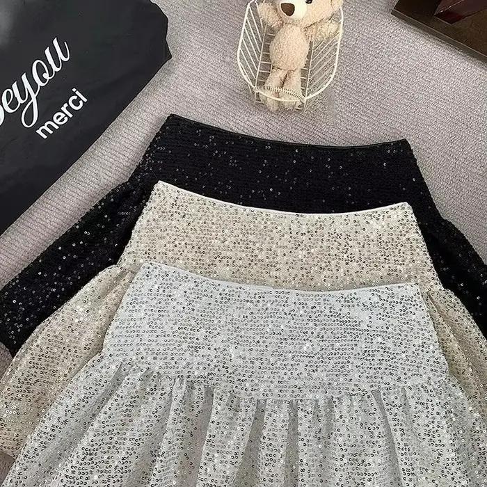Jupe courte bouffante à sequins taille haute