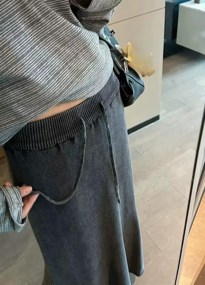 Jupe en tricot délavée et vieillie pour femme
