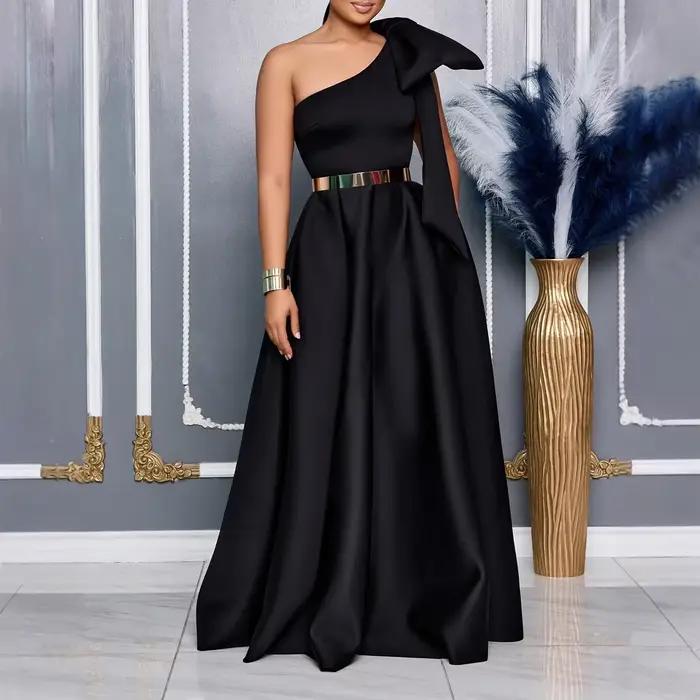 Robe longue élégante à la mode en forme d'arc