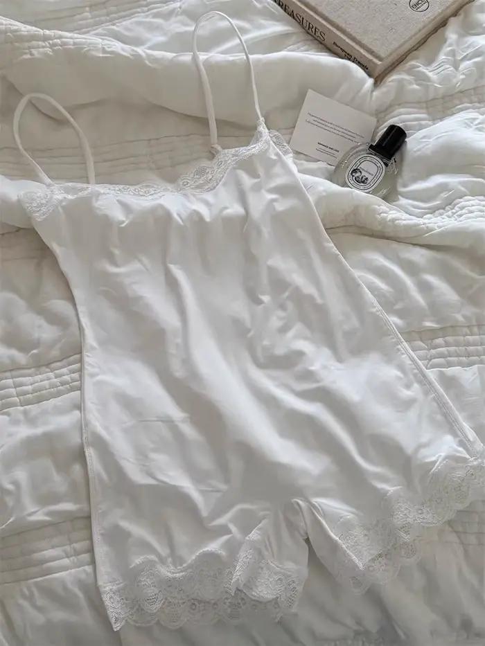 Combishort Slim en dentelle pour femme