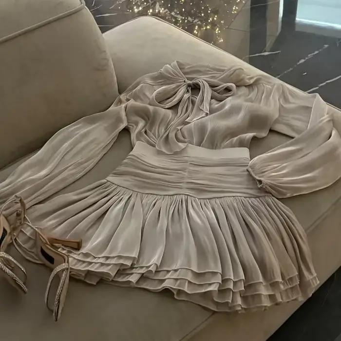 Ensemble haut et jupe à lacets avec nœud élégant pour femmes, col rond, manches longues lanterne, chemisiers, taille haute, jupe plissée, tenues pour dames, nouvelle collection 2025