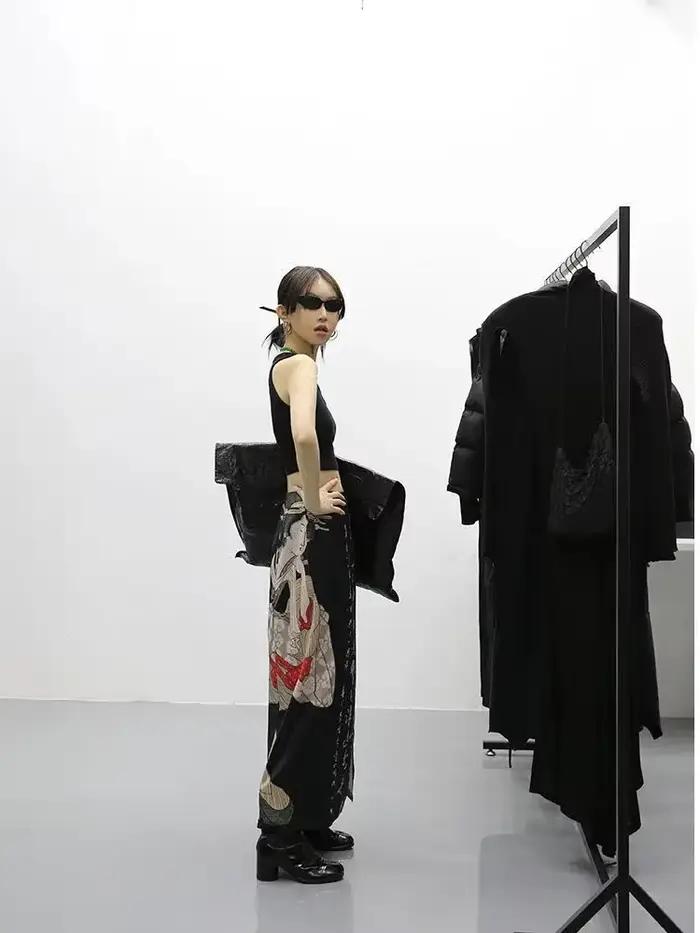 Jupes imprimées noires pour femmes