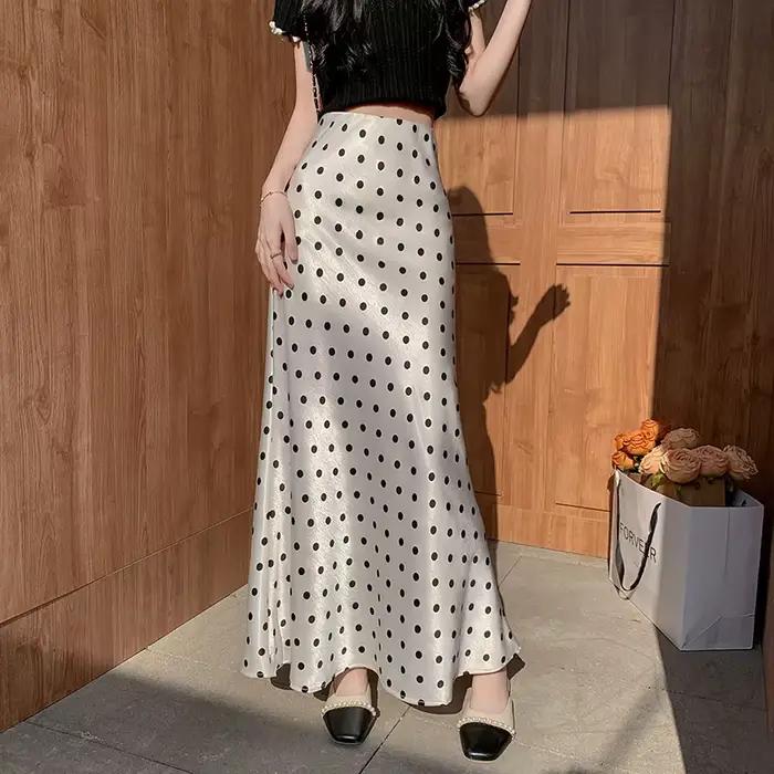 Jupe sirène en satin à pois