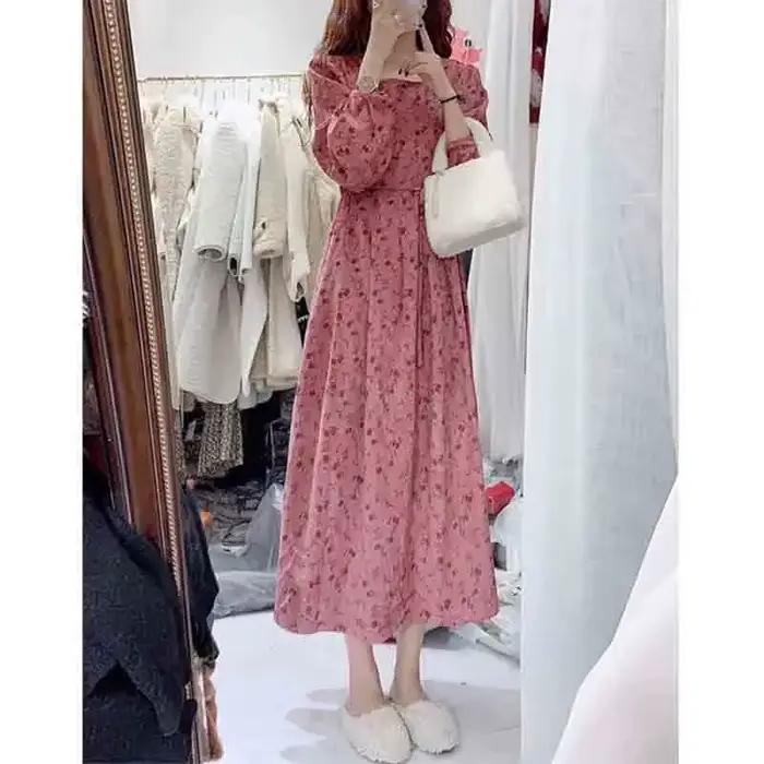 Robe à fleurs en velours côtelé