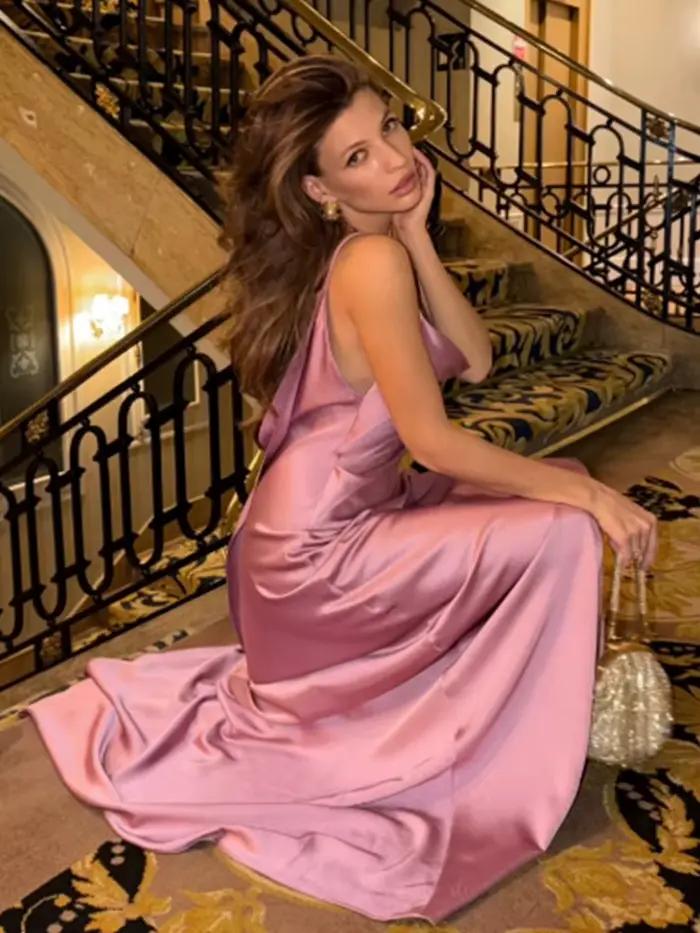 Nouvelle Robe Longue Plissée pour Femme, Col en V Profond, Bretelles Fines, Sans Manches, Dos Nu, Coupe Ample, Couleur Unie, Style Glamour, Tenue de Soirée