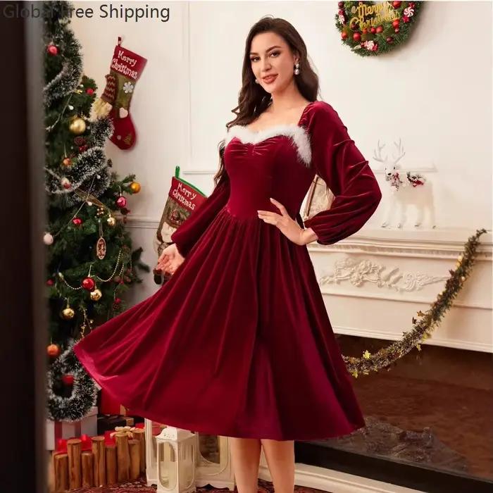 Robe de noël en velours rouge