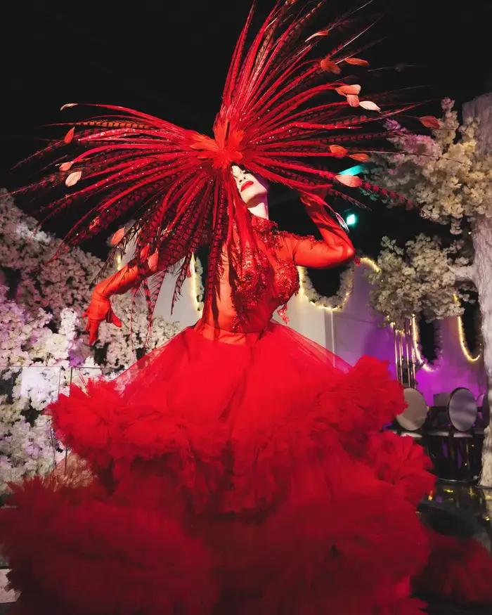 Robe de soirée longue en tulle extra volumineuse pour femme, avec appliques en dentelle, idéale pour les tapis rouges, mariages, bals de promo et événements formels