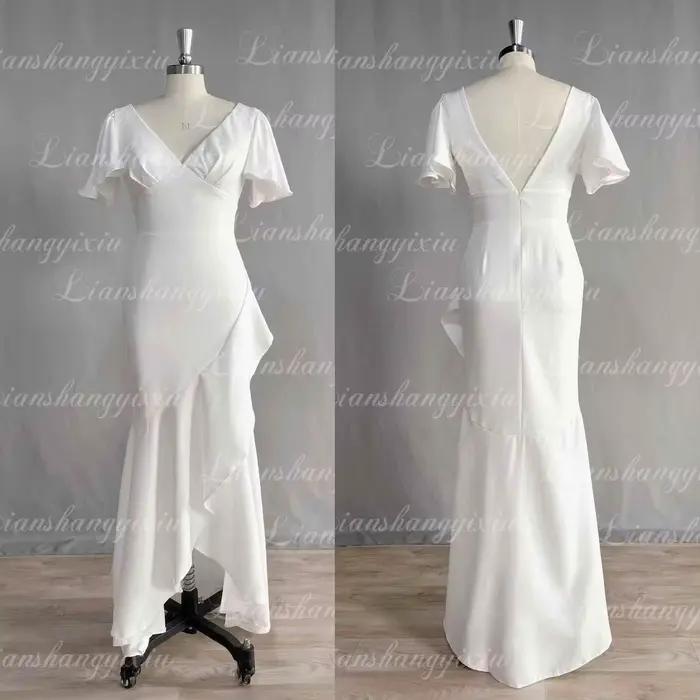 Robe De Mariée Satin Simple Décolleté En V Manches Courtes Dos Nu Sirène Fente Devant Longueur Sol Minimaliste Robes De Mariage Élégantes Romantiques Pour Les Mariées Blanches Féminines Luxe Traîne Vo