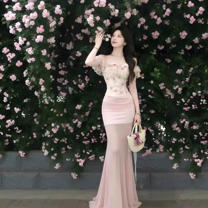 Ensemble jupe portefeuille et robe asymétrique à imprimé floral style romantique français