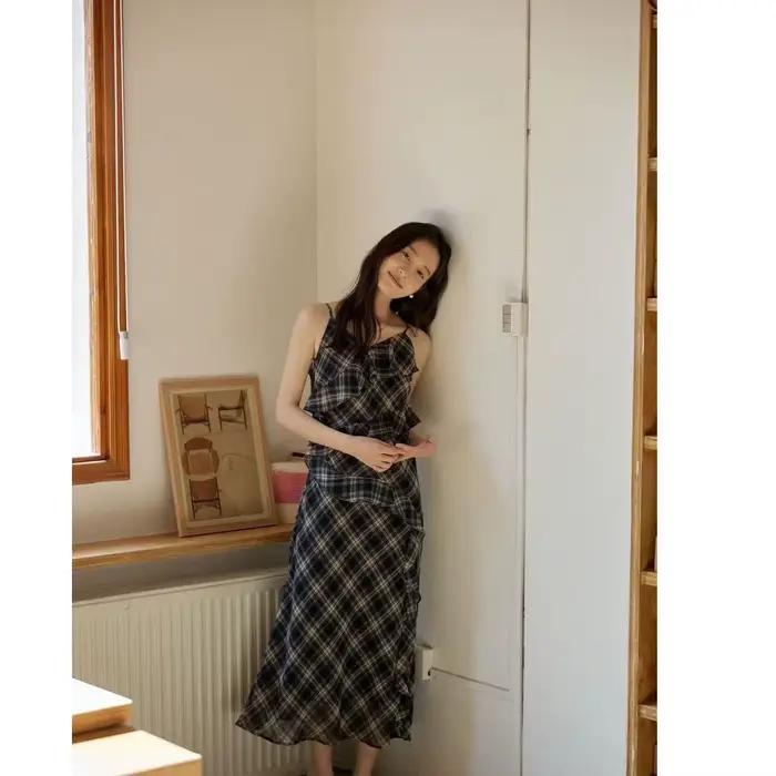 Ensemble robe longue d'été pour femme, robe licou à imprimé vichy, jupe trapèze en tissu tricoté à motif irrégulier, style frais et doux