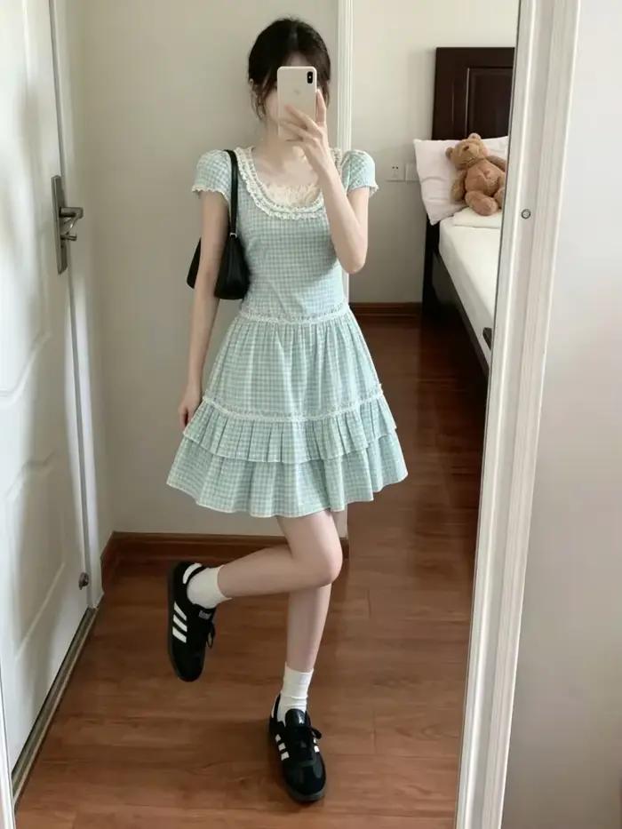 Robe vintage japonaise à carreaux pour femme, manches courtes bouffantes, bordure en dentelle, taille froncée, ourlet à volants, mini-robe décontractée chic