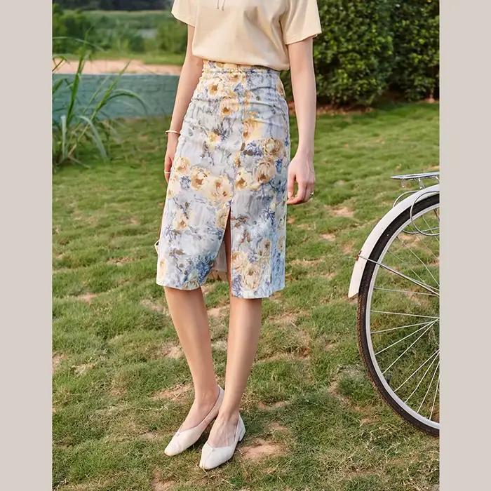 Jupe en mousseline florale OLrain pour femme, taille haute, coupe droite, fente latérale, ajustée aux hanches, idéale pour le travail, collection été 2026 O21XB52256
