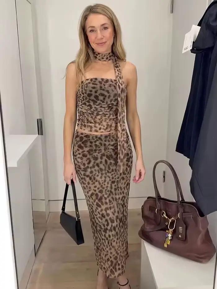 Ensemble Jupe et Top Léopard en Maille HH – Top Sexy Dos Nu Sans Manches