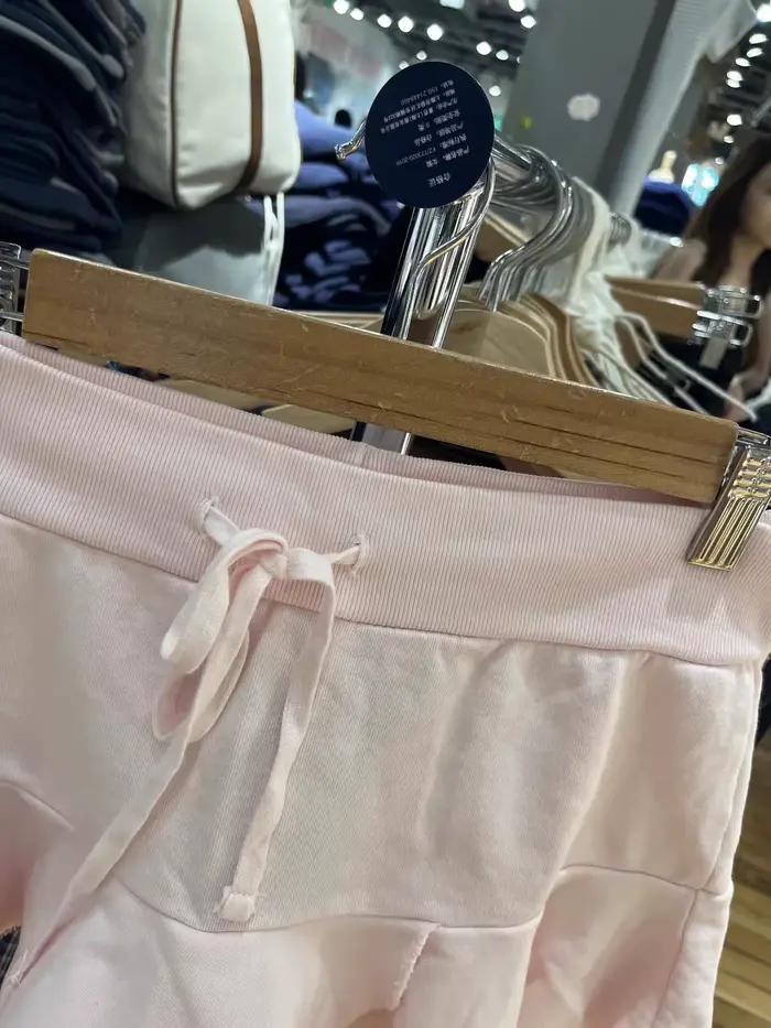Mini-jupes roses à volants pour femme