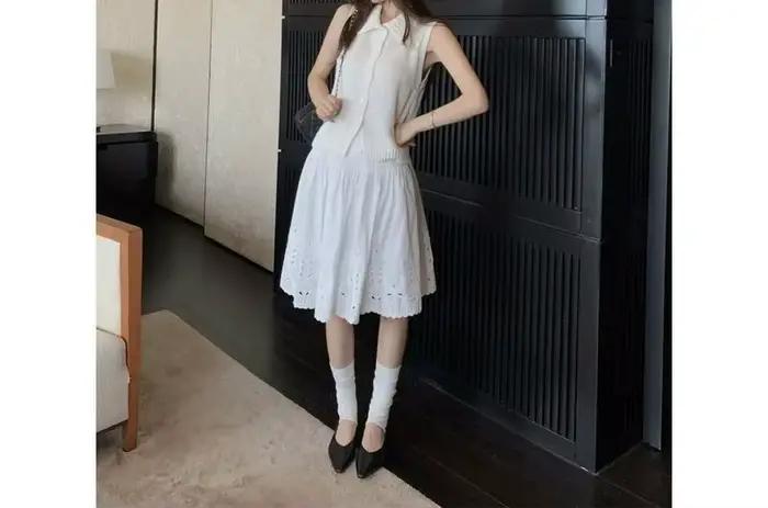 Jupe fine et élégante à taille élastique avec broderie en dentelle