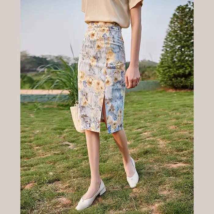 Jupe en mousseline florale OLrain pour femme, taille haute, coupe droite, fente latérale, ajustée aux hanches, idéale pour le travail, collection été 2026 O21XB52256