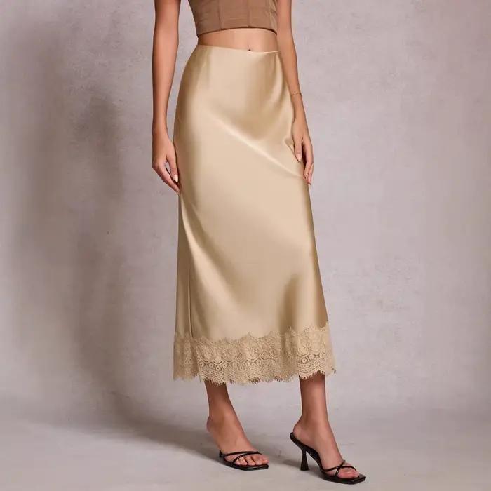 Jupe en satin et dentelle 2026