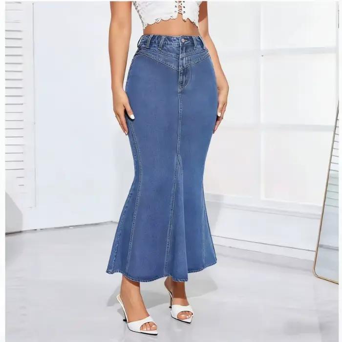 Jupe longue en denim bleu à volants