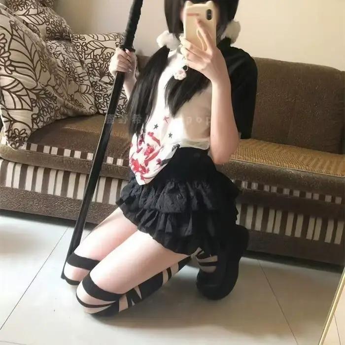 Mini-jupe Lolita noire pour femme